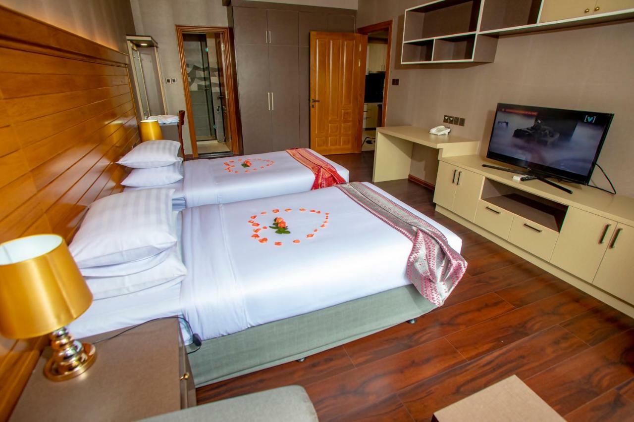 เพรสทีจ เรสซิเดนซ์ แอท โกลเดน แวลเลย์ บาย แกรนด์ ยูไนเต็ด ฮอสปิทาลิตี้ Hotel ย่างกุ้ง ภายนอก รูปภาพ