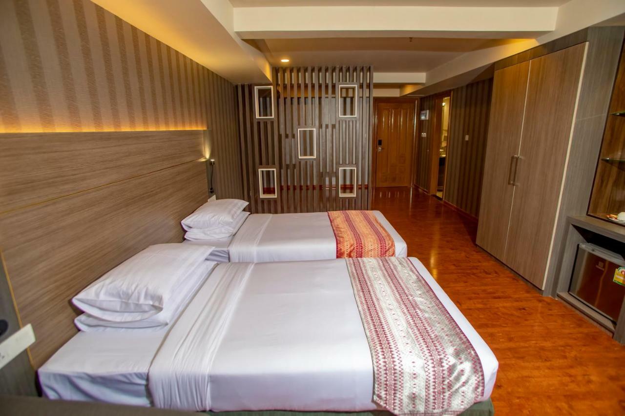 เพรสทีจ เรสซิเดนซ์ แอท โกลเดน แวลเลย์ บาย แกรนด์ ยูไนเต็ด ฮอสปิทาลิตี้ Hotel ย่างกุ้ง ภายนอก รูปภาพ