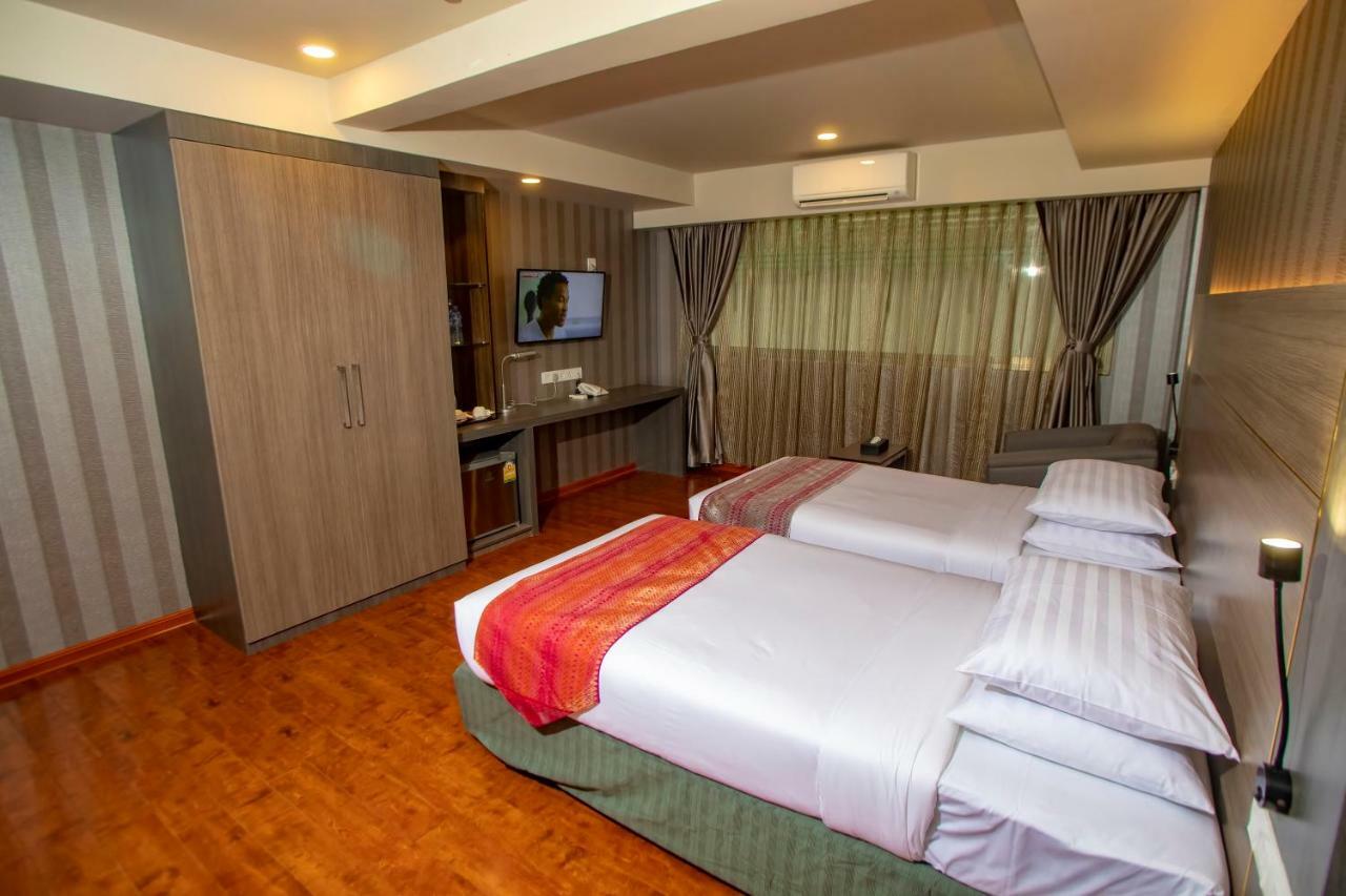 เพรสทีจ เรสซิเดนซ์ แอท โกลเดน แวลเลย์ บาย แกรนด์ ยูไนเต็ด ฮอสปิทาลิตี้ Hotel ย่างกุ้ง ภายนอก รูปภาพ