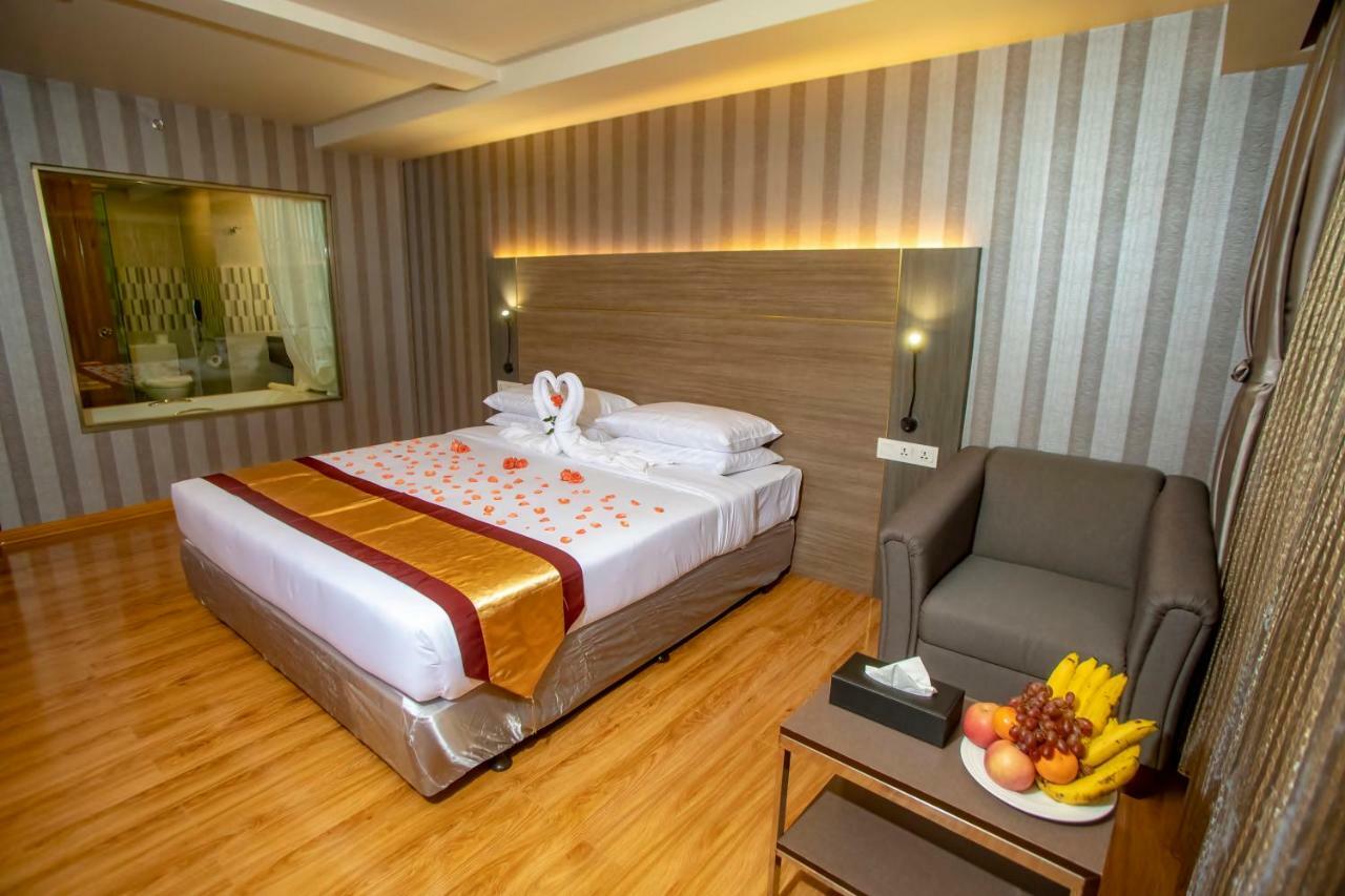 เพรสทีจ เรสซิเดนซ์ แอท โกลเดน แวลเลย์ บาย แกรนด์ ยูไนเต็ด ฮอสปิทาลิตี้ Hotel ย่างกุ้ง ภายนอก รูปภาพ
