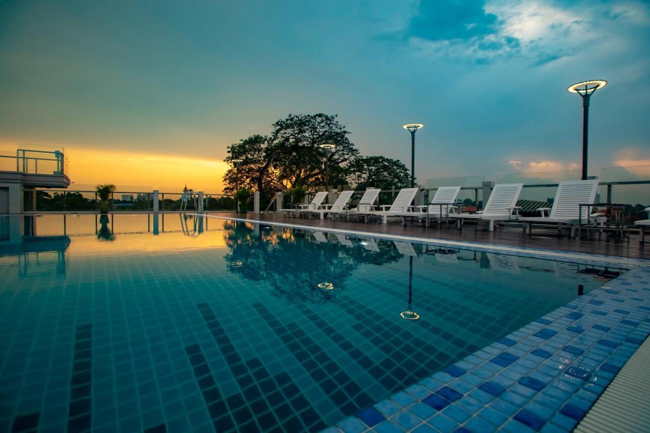 เพรสทีจ เรสซิเดนซ์ แอท โกลเดน แวลเลย์ บาย แกรนด์ ยูไนเต็ด ฮอสปิทาลิตี้ Hotel ย่างกุ้ง ภายนอก รูปภาพ