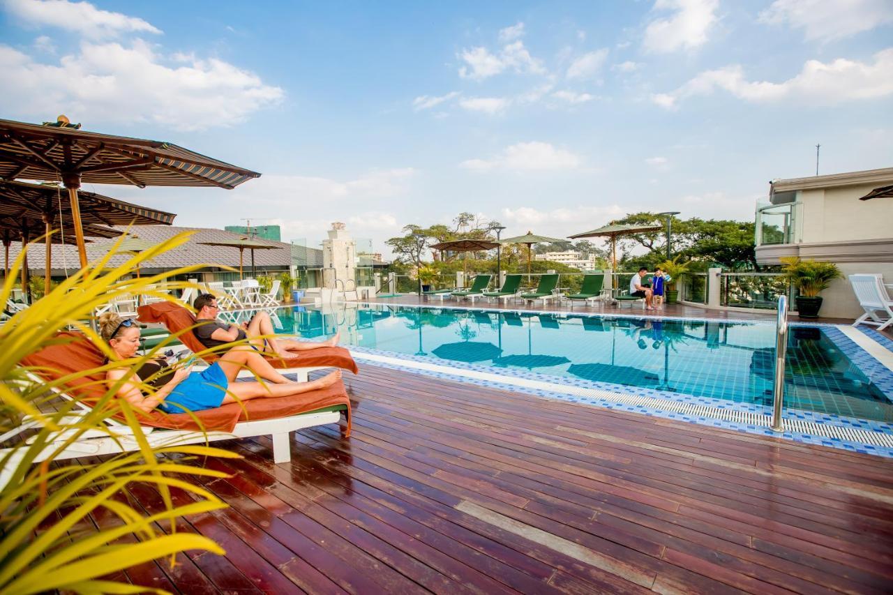 เพรสทีจ เรสซิเดนซ์ แอท โกลเดน แวลเลย์ บาย แกรนด์ ยูไนเต็ด ฮอสปิทาลิตี้ Hotel ย่างกุ้ง ภายนอก รูปภาพ